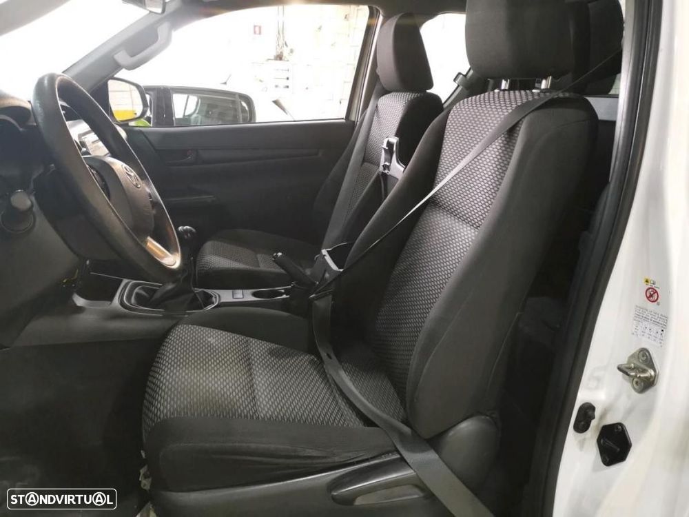 Toyota Hilux 2.4 D-4D 4WD c/IVA - 7