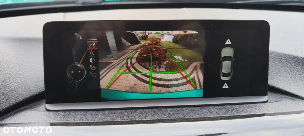 BMW Seria 3 320i Sport Line - 29