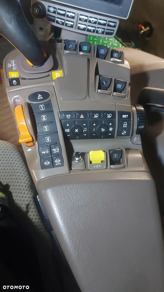 John Deere 6250R - 13