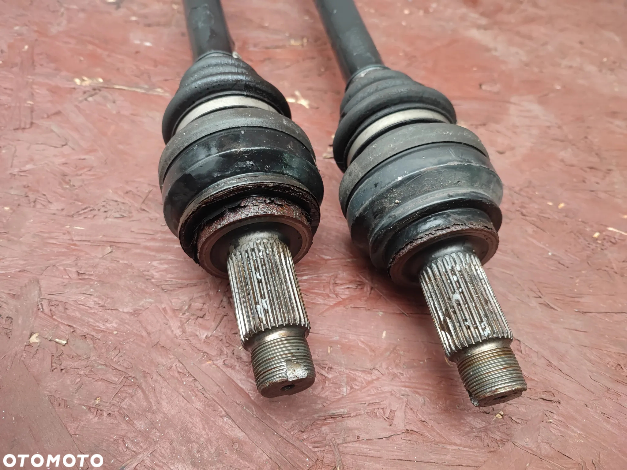 BMW E87 / E90 / E91 ORYGINALNA PÓŁOŚ LEWA / PRAWA DUŻA GŁOWA DO SILNIKÓW GAMY N52B25 / N52B30 O NR. 33 21 7 553 564 / 33 20 7 561 795 OEM W BARDZO DOBRYM STANIE - 6