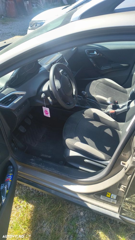Peugeot 2008 1.2 L PureTech Access - 4