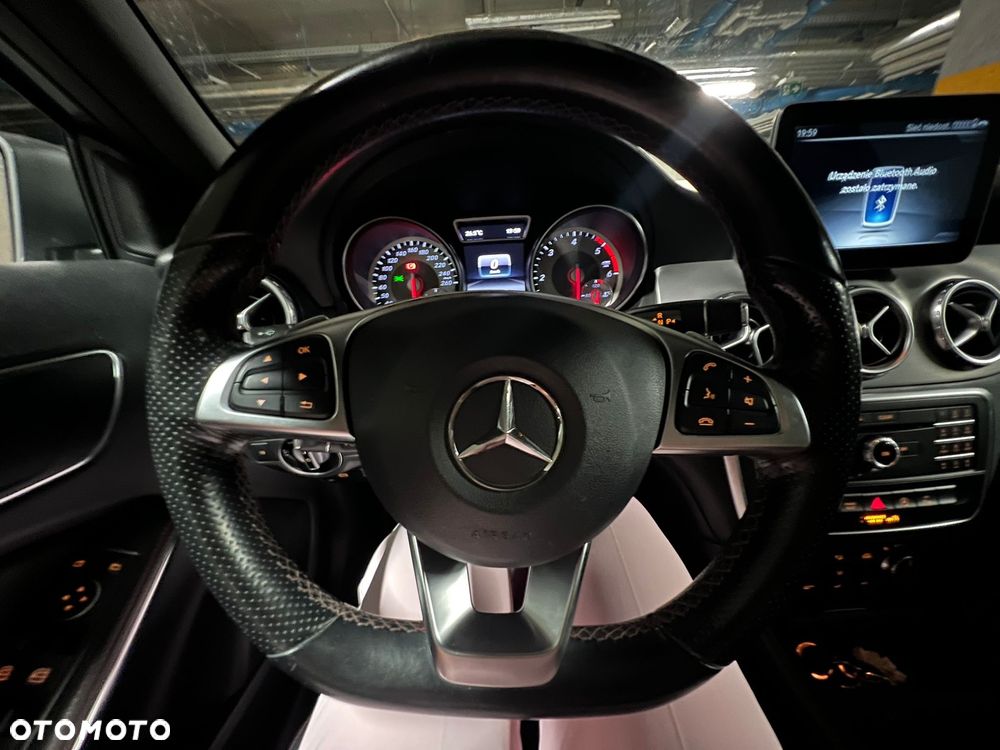 Mercedes-Benz GLA 200 d 7G-DCT Style - 10
