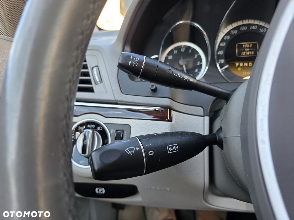 Mercedes-Benz Klasa E - 24