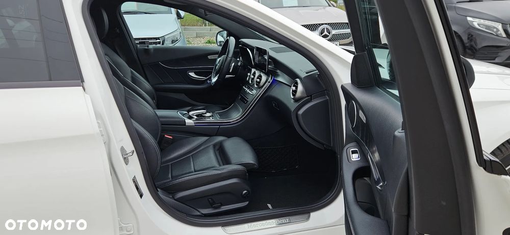Mercedes-Benz Klasa C 220 d 4Matic 9G-TRONIC AMG Line - 14