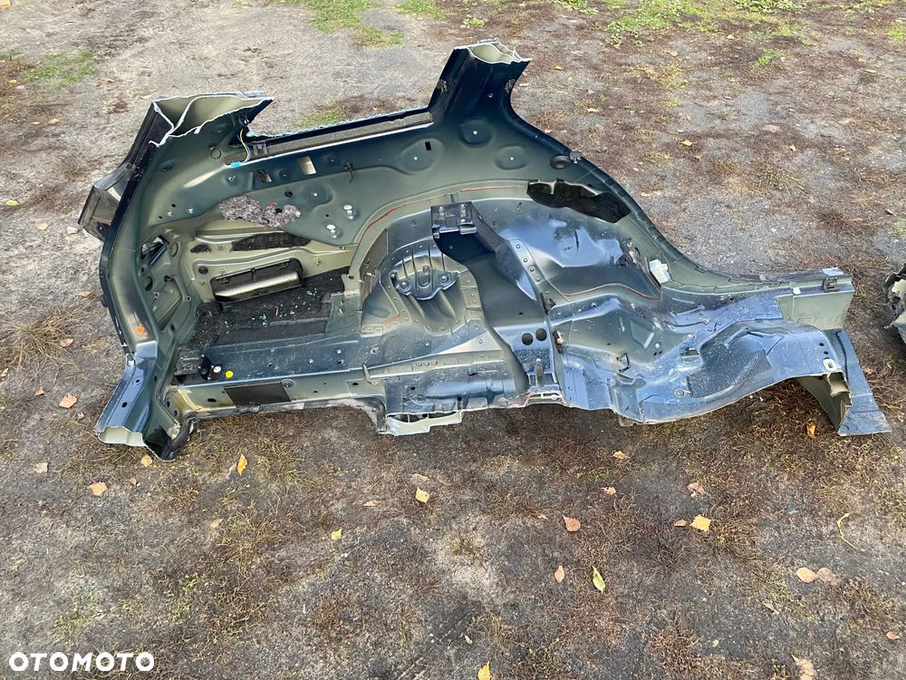 MERCEDES 205 kombi cwiartka tylna prawa lewa kolor 890 - 7