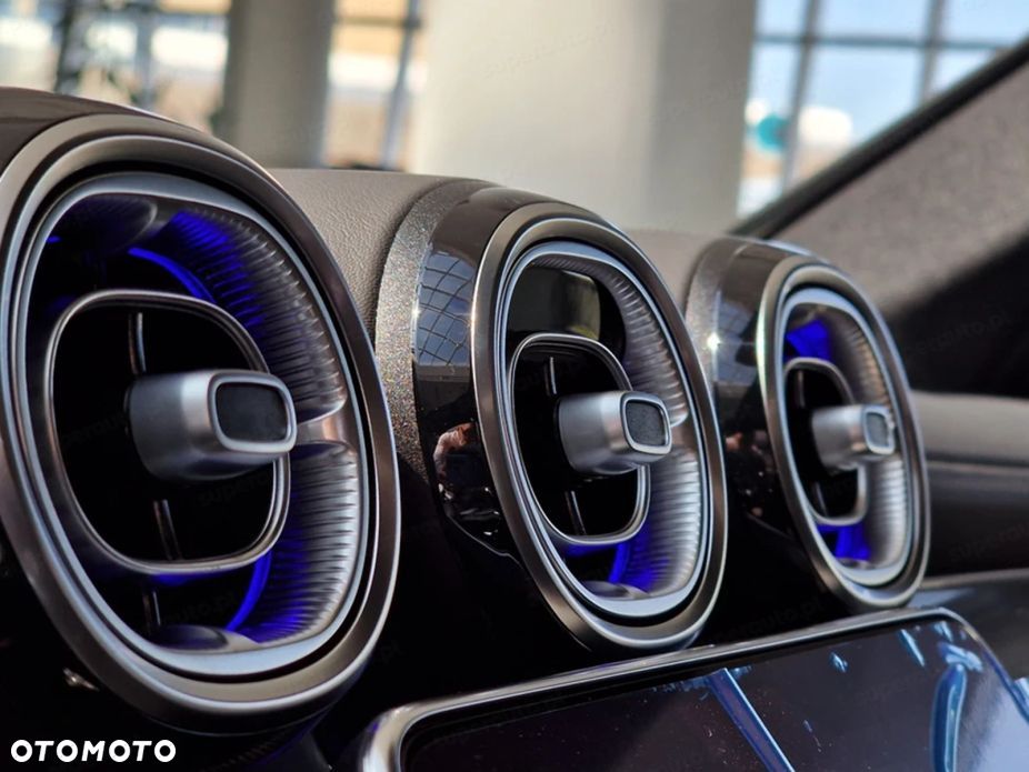 Mercedes-Benz GLC - 12
