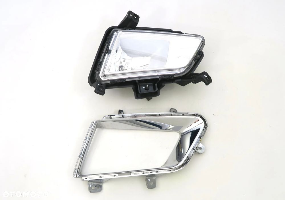 SSANGYONG TIVOLI 2015 - Lampa halogen ramka chrom PRAWA R ORYGINAŁ OE - 1