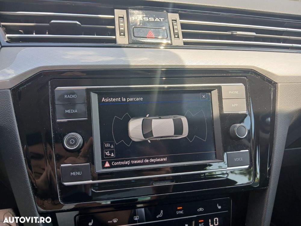Volkswagen Passat 2.0 TDI DSG Comfortline - 18