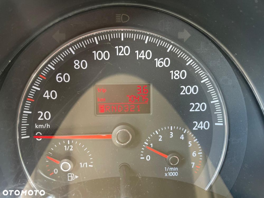 Volkswagen New Beetle - 17
