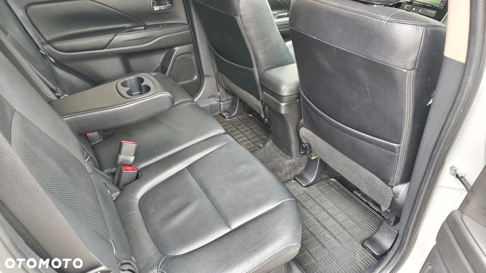 Mitsubishi Outlander 2.0 4WD CVT Diamant Edition+ - 22