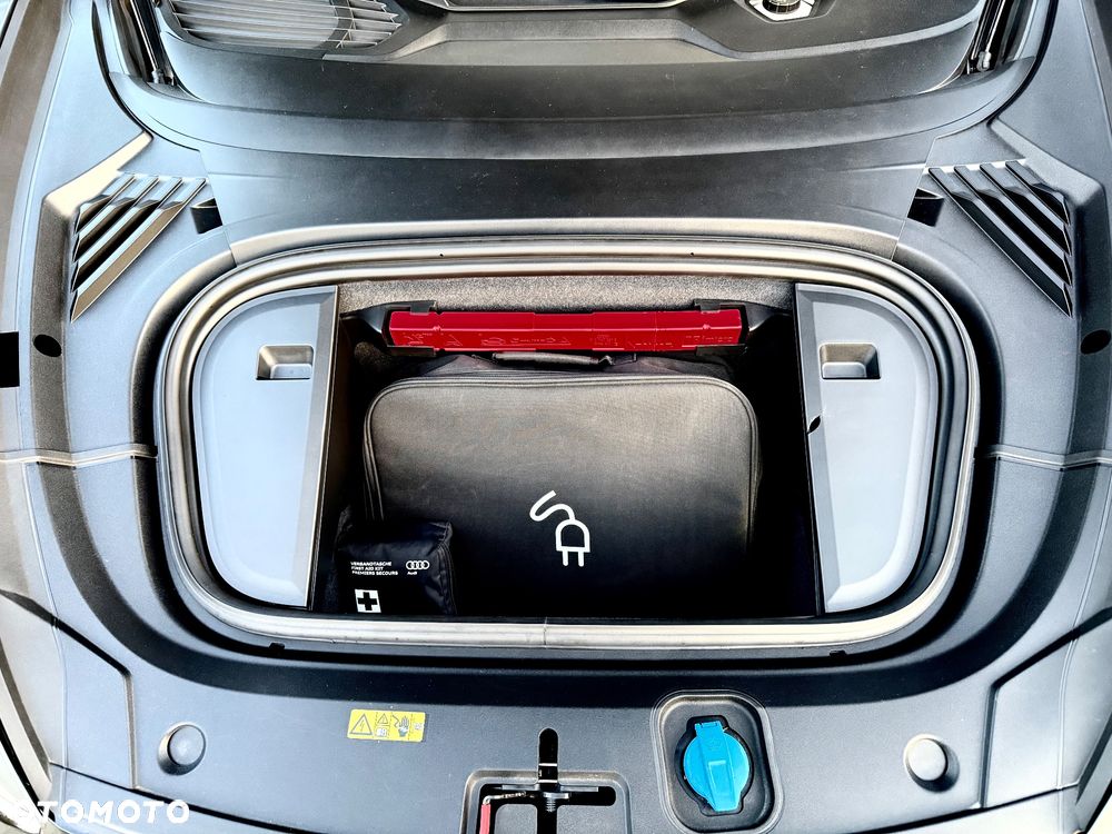 Audi e-tron GT 60 93kWh Quattro - 38