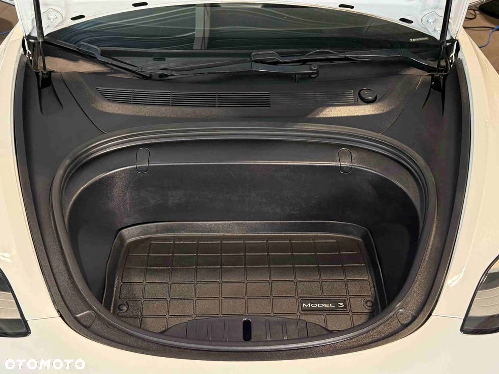 Tesla Model 3 Langstreckenbatterie Allradantrieb Dual Motor Performance - 13