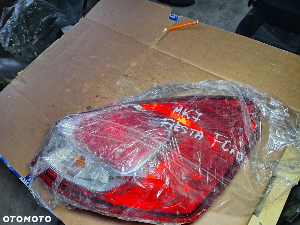 FIESTA MK7 LIFT lampa prawa tył - 2