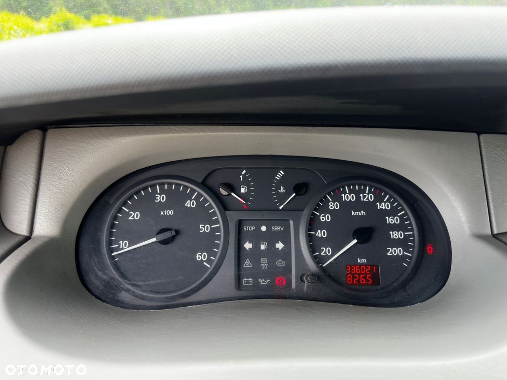 Renault Trafic - 16
