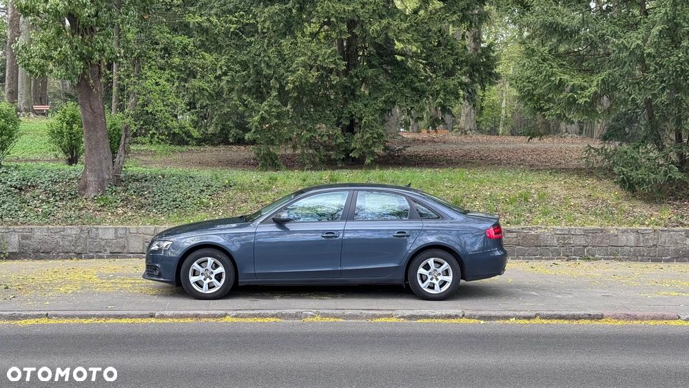 Audi A4 Limousine - 6