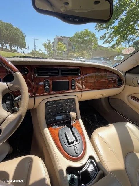 Jaguar XK XKR 4.2 Coupé SC - 11