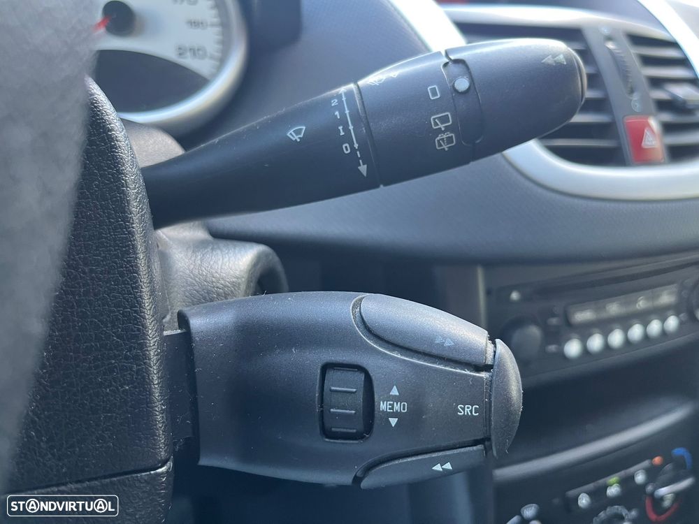 Peugeot 207 1.4 HDi Urban - 17