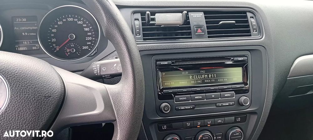 Volkswagen Jetta - 6