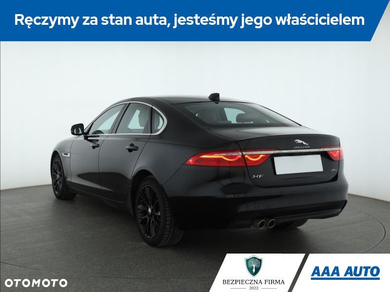 Jaguar XF - 5
