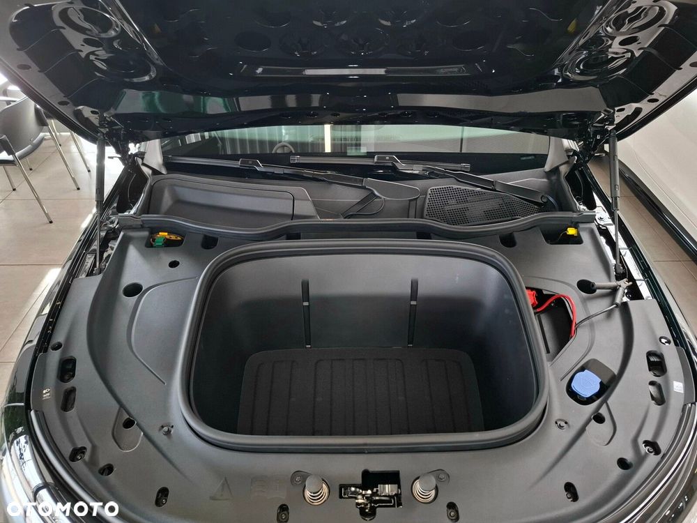 Mercedes-Benz GLB - 25