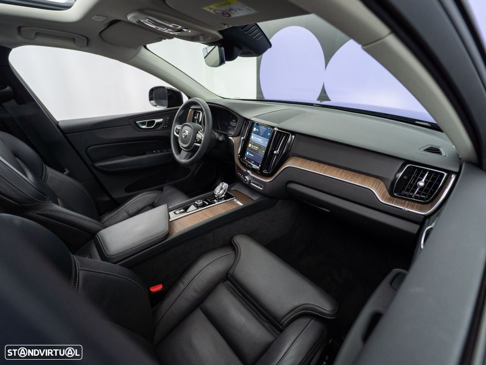 Volvo XC 60 2.0 T6 PHEV Plus Dark - 40