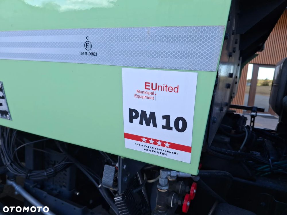 MAN TGM 16.250 Zamiatarka BUCHER CityFant 6000 Euro 6 EUnited PM10 Dodatkowy Silnik Rok: 2015 Zamiatarka Uliczna Niski Przebieg - 16
