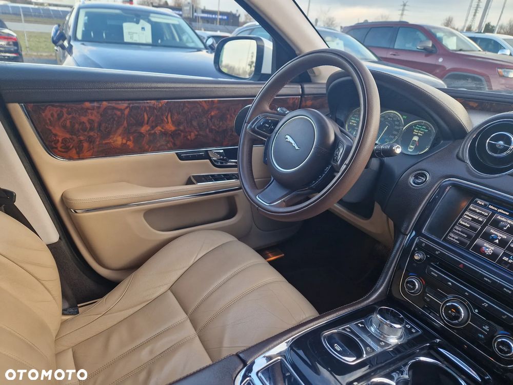Jaguar XJ 3.0 V6 Kompressor Langversion Premium Luxury - 35
