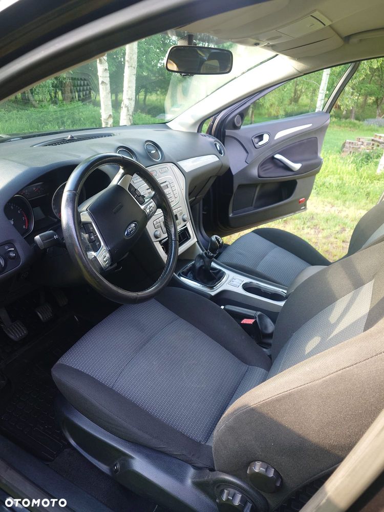 Ford Mondeo - 8