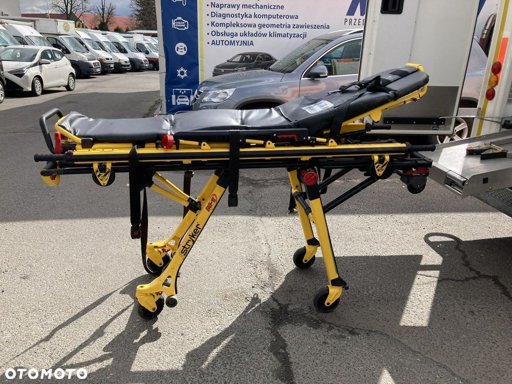 Mercedes-Benz Sprinter - 33