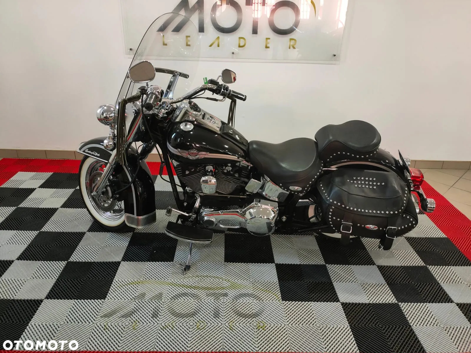 Harley-Davidson Softail Heritage Classic - 26