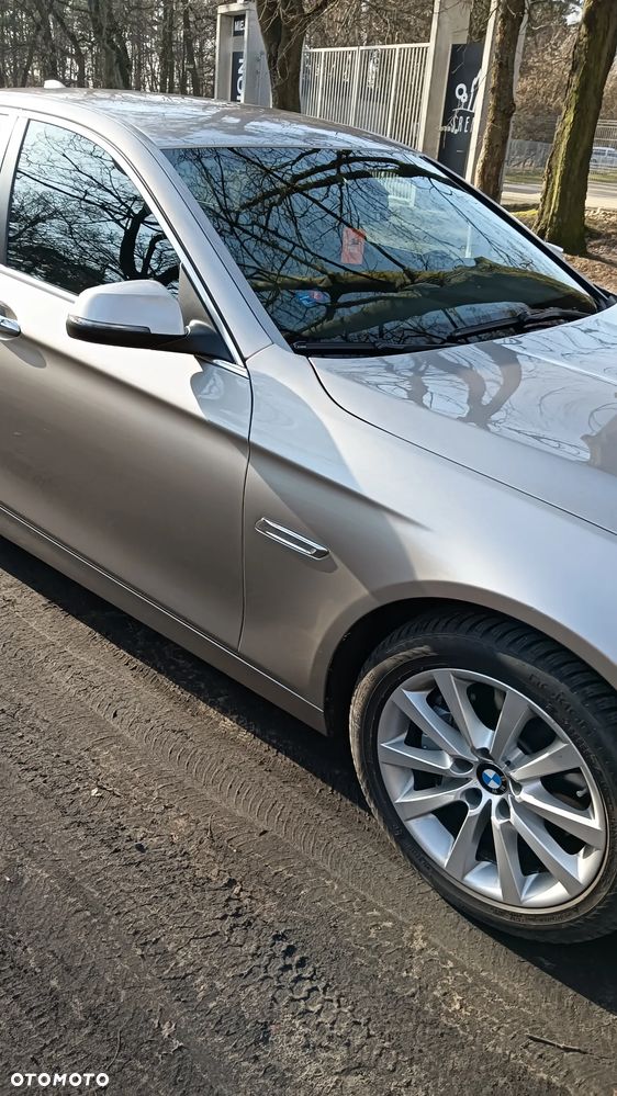 BMW Seria 5 525d xDrive - 17