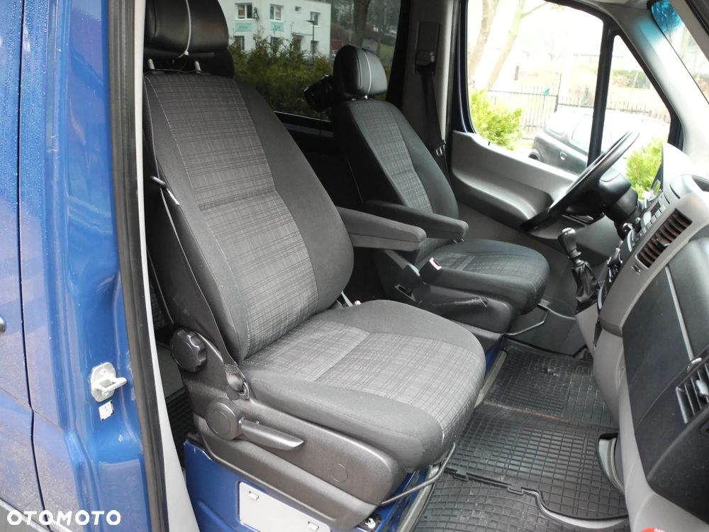 Mercedes-Benz Sprinter - 13