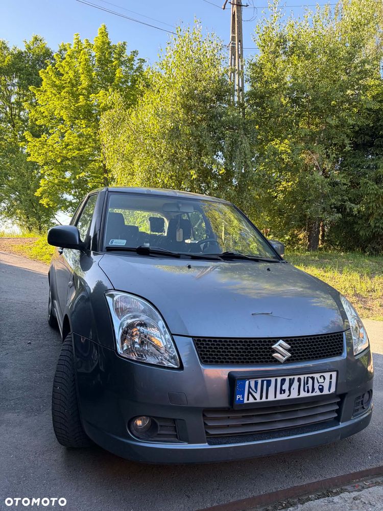 Suzuki Swift - 1