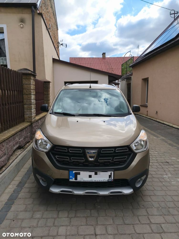 Dacia Lodgy 1.6 SCe Stepway S&S - 3