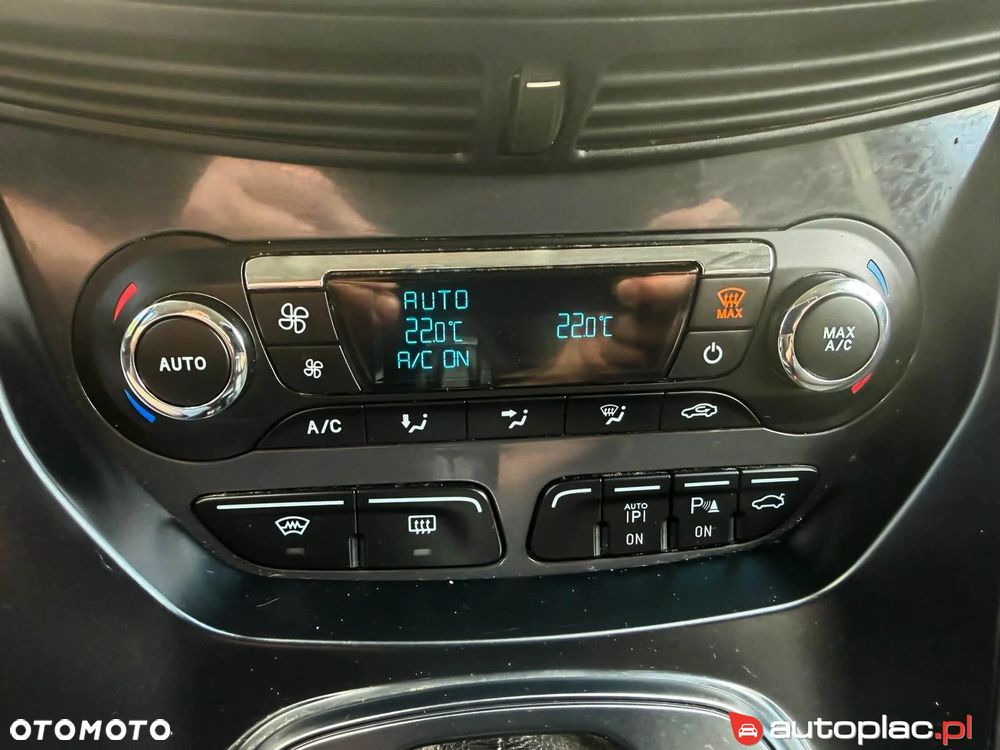 Ford Kuga - 37