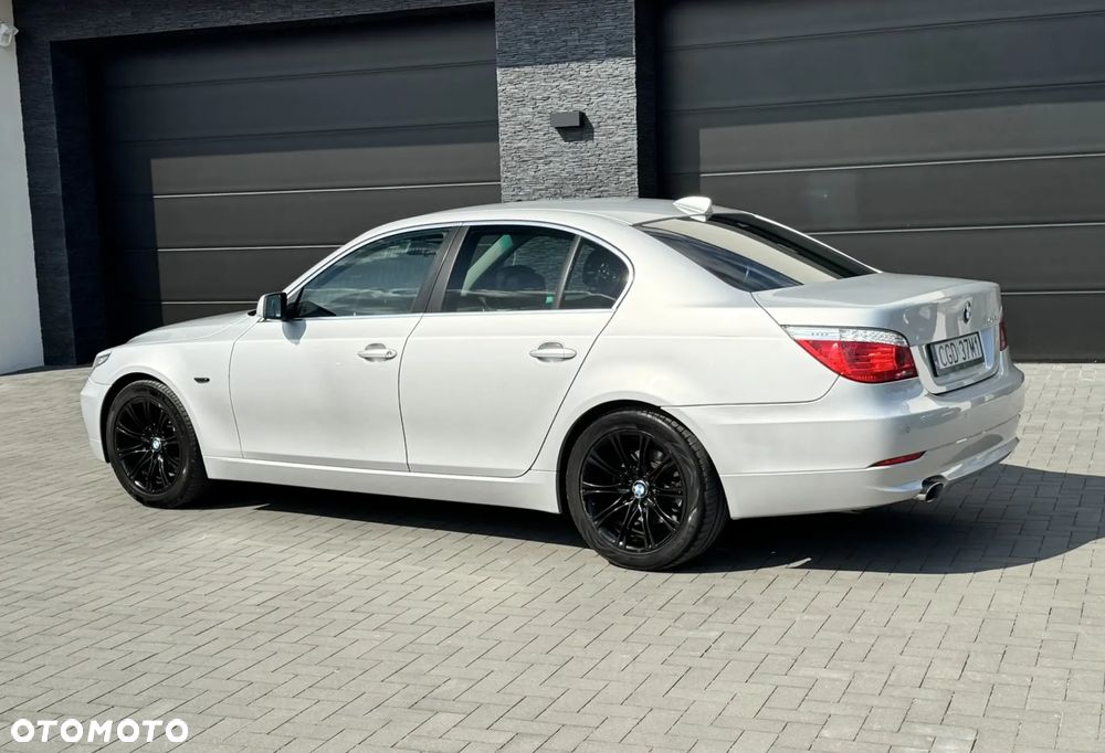BMW Seria 5 520d Edition Exclusive - 3