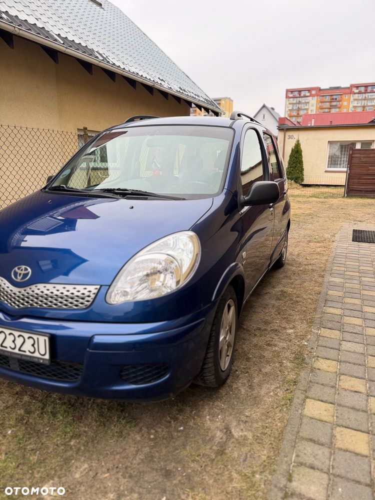 Toyota Yaris Verso 1.3 C - 2