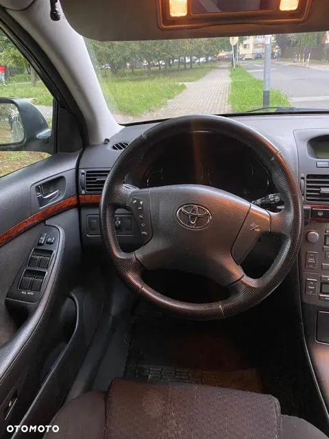 Toyota Avensis - 9