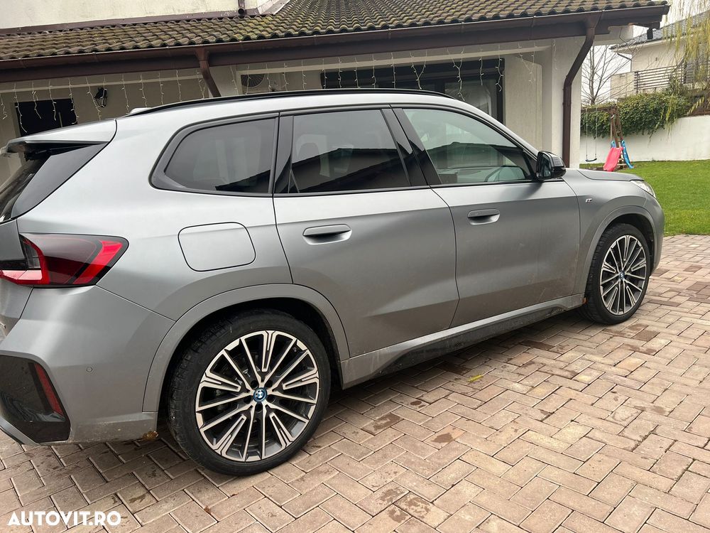 BMW iX1 xDrive30 - 11