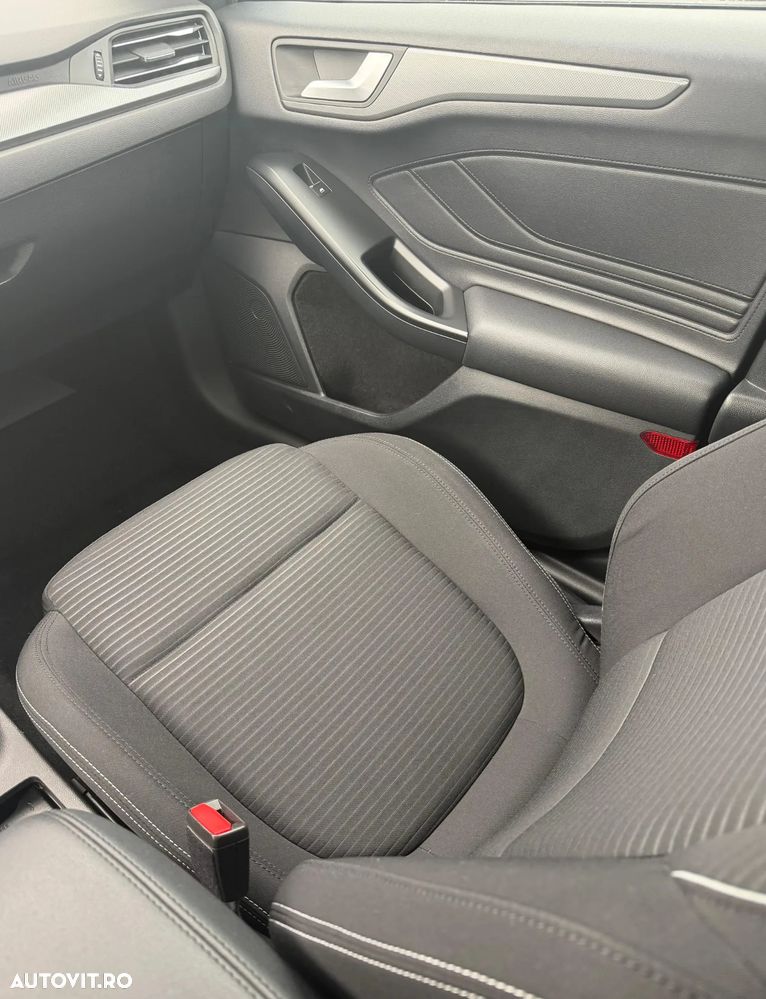 Ford Focus 1.0 EcoBoost Titanium - 21