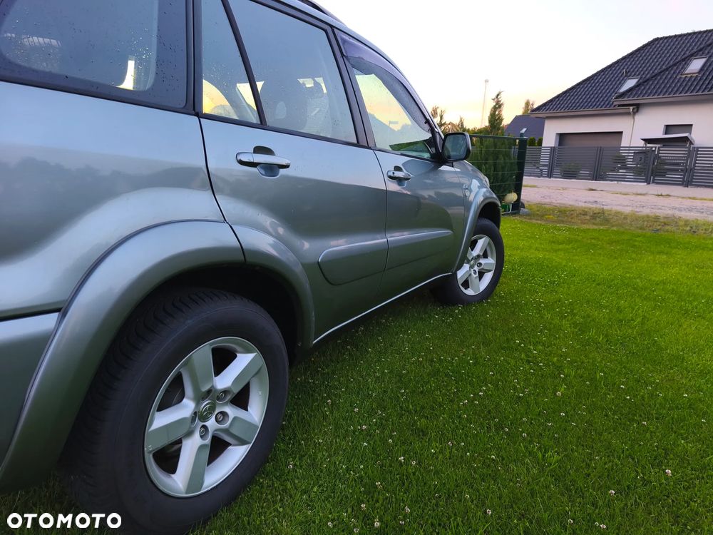 Toyota RAV4 2.0 D-4D 4x4 - 8
