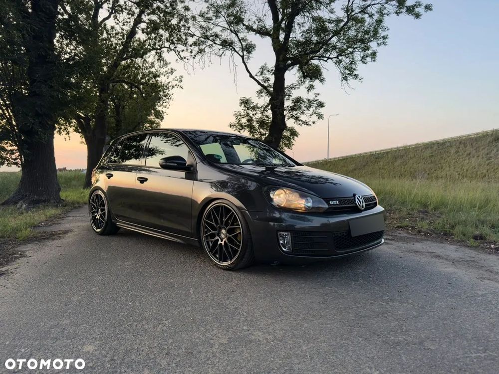 Volkswagen Golf ver-vi-2-0-tsi-gti - 1