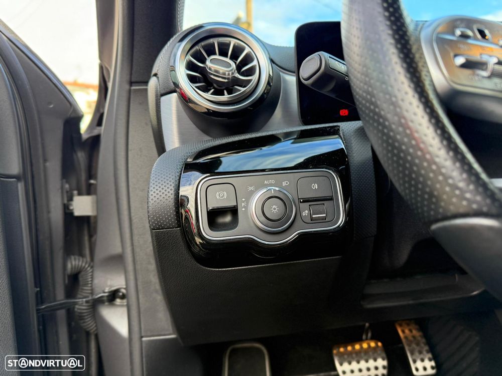 Mercedes-Benz A 250 e AMG Line - 19