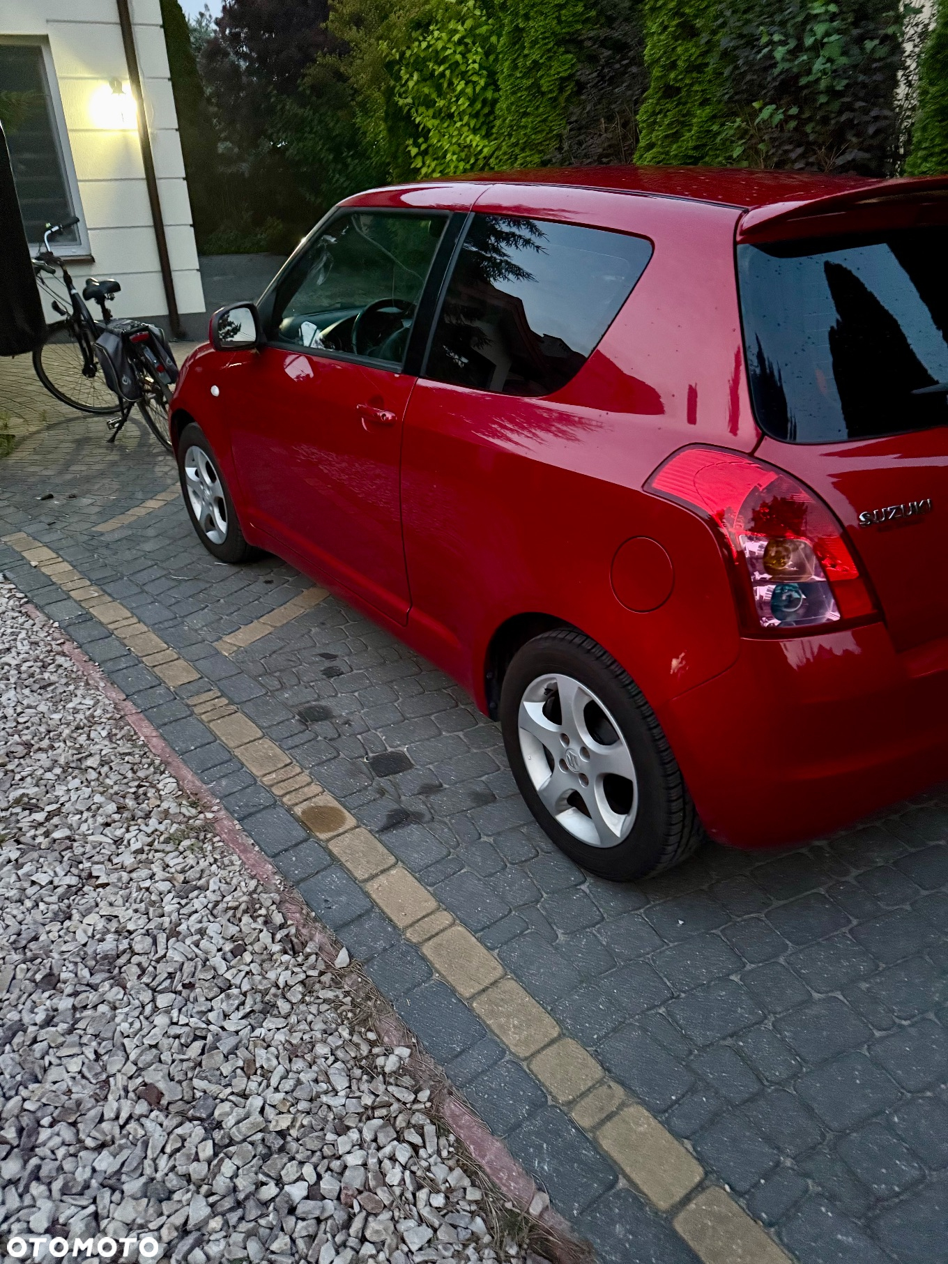 Suzuki Swift 1.3 GC - 2