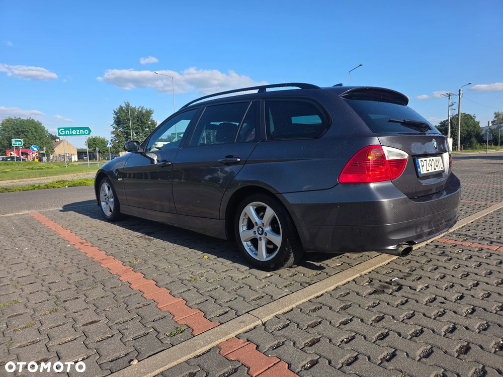 BMW Seria 3 318i - 2