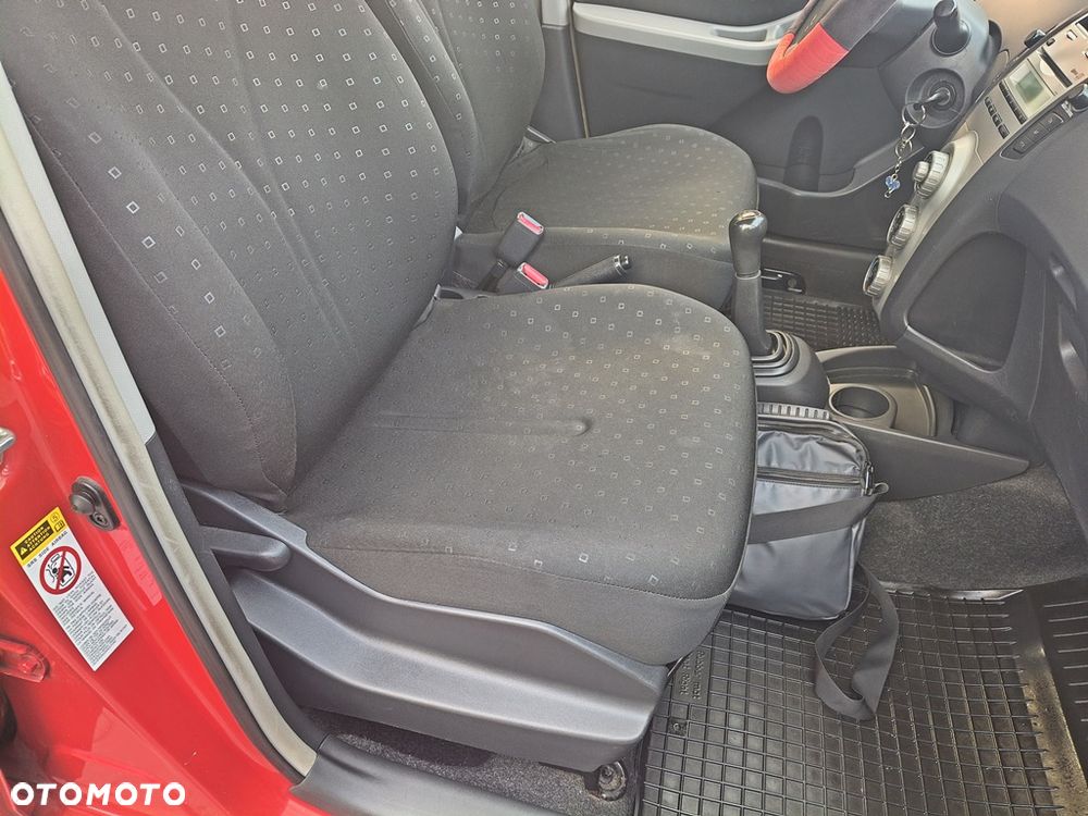Toyota Yaris 1.0 VVT-i Team - 19
