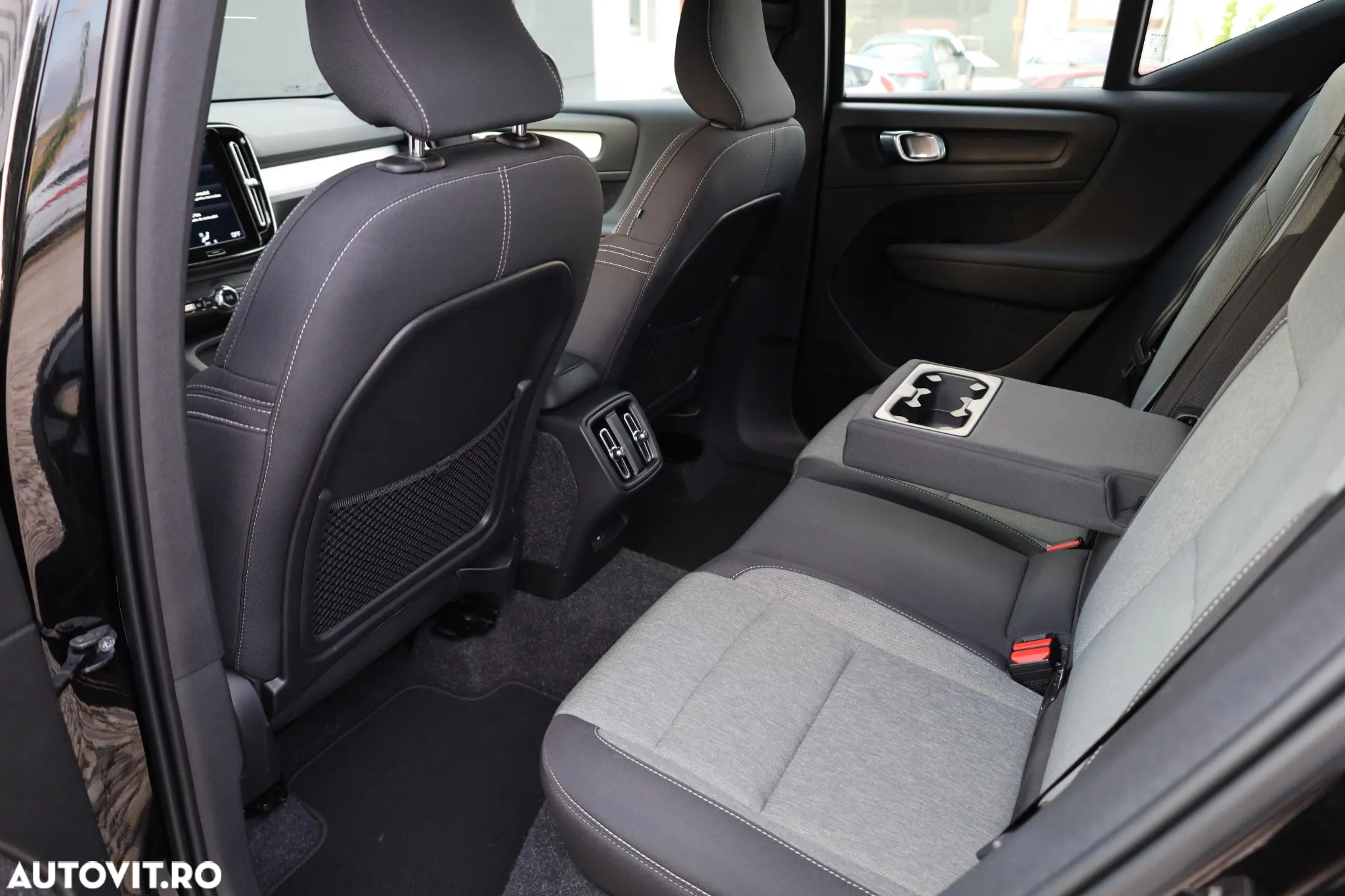 Volvo XC 40 T2 AT8 Momentum - 18