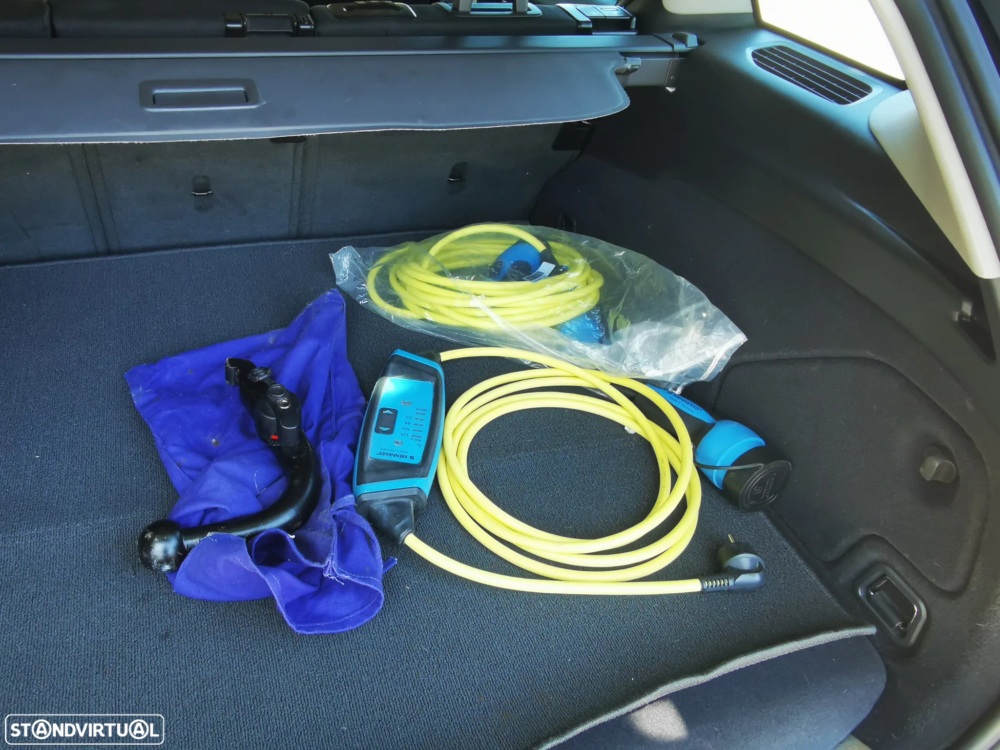 Volvo V60 2.4 D6 Momentum AWD Phev - 8