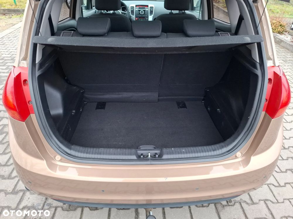 Kia Venga 1.4 CRDi 90 Business Line - 25