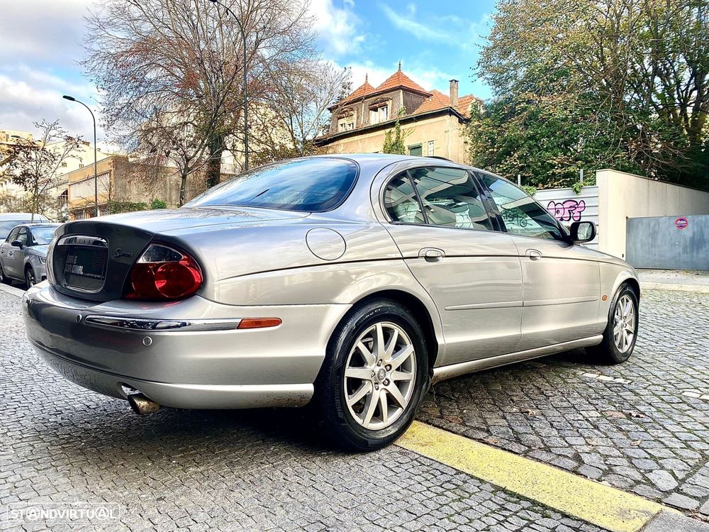 Jaguar S-Type 3.0 V6 Executive Auto. - 8